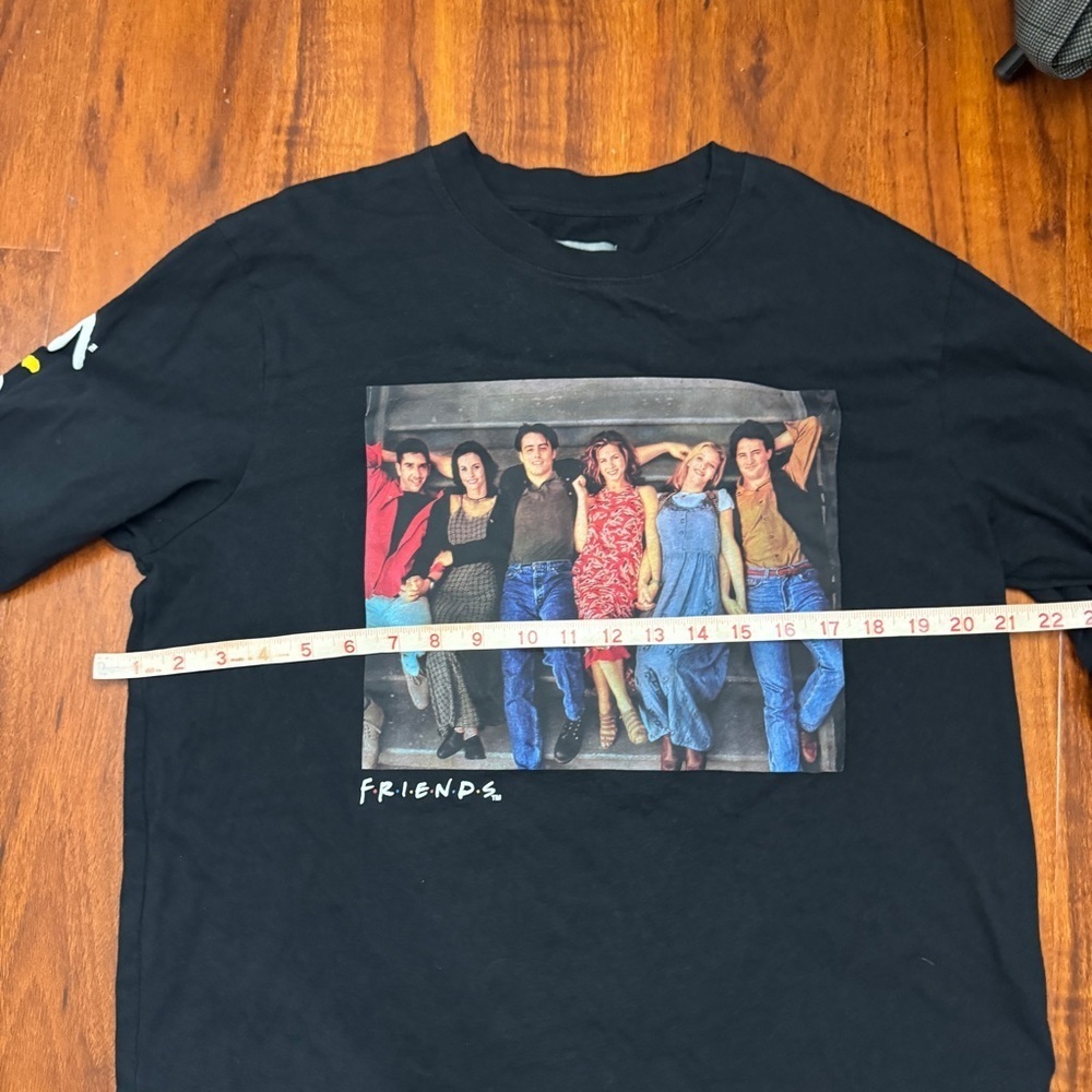 Friends TV Vintage Shirt Size Medium - Picture 7 of 9